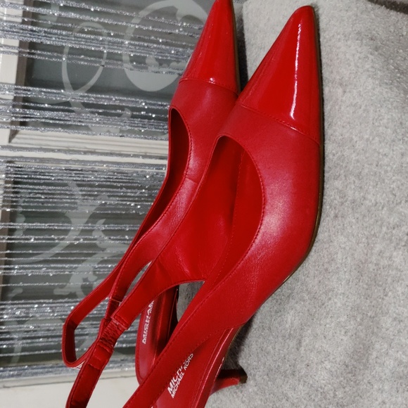 Michael Kors size 8 1inch heel red leather and red patten leather tip - Picture 4 of 6